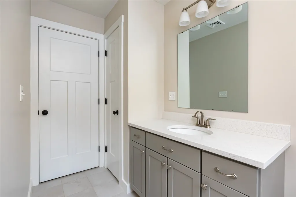 13 Boulder Drive Newmarket NH 03857