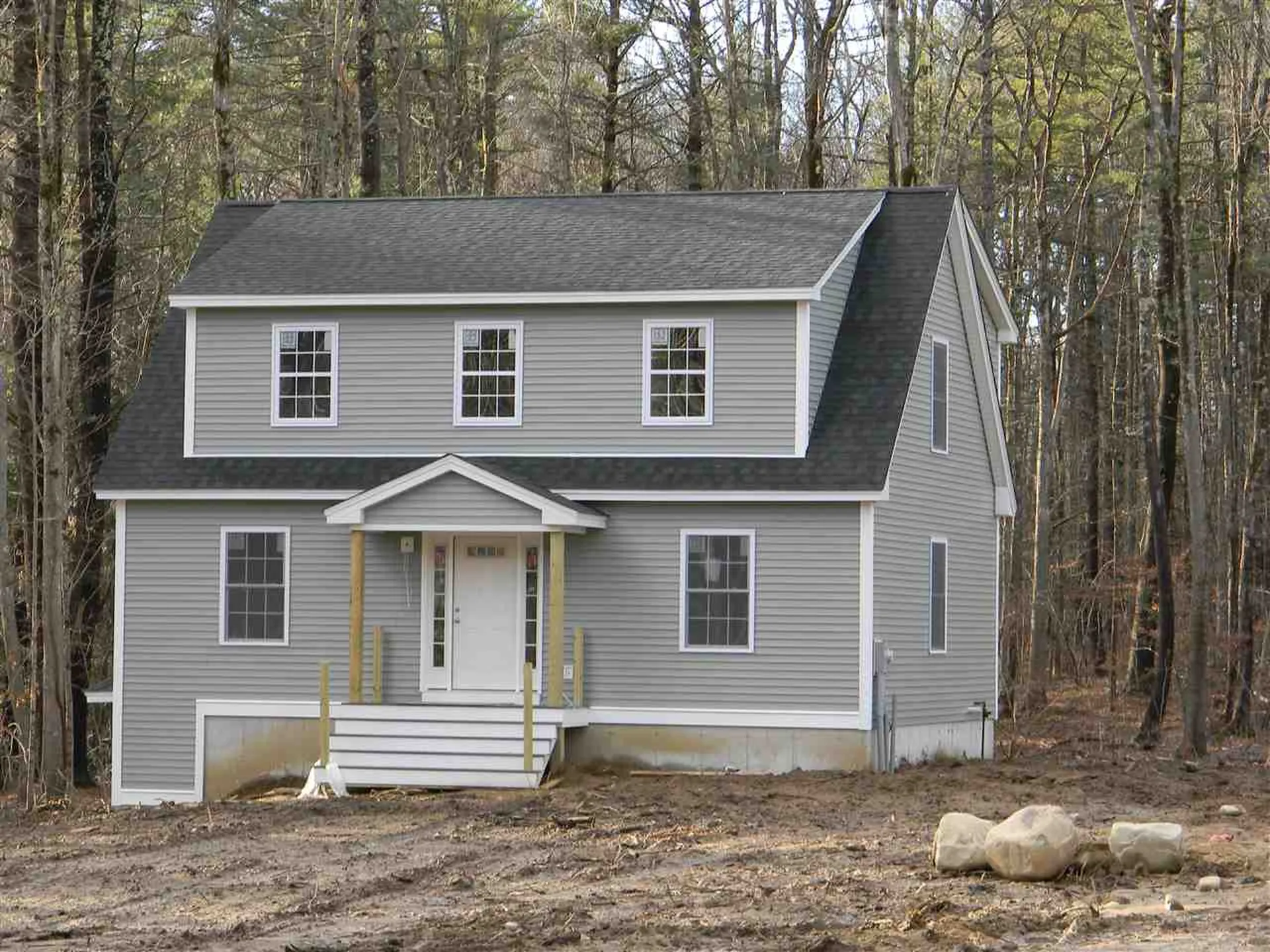 147 South Main Street Newton NH 03858
