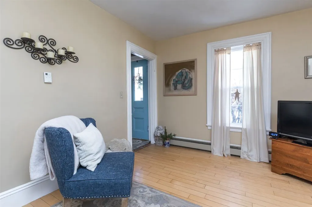 10 Ash Street Dover NH 03820