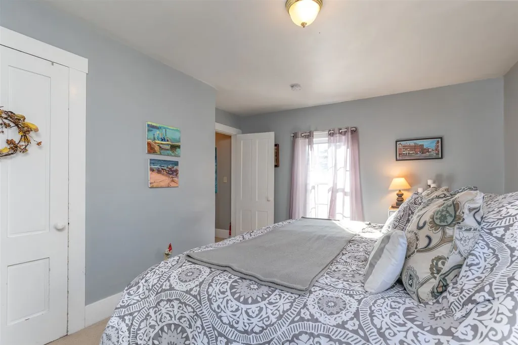 10 Ash Street Dover NH 03820