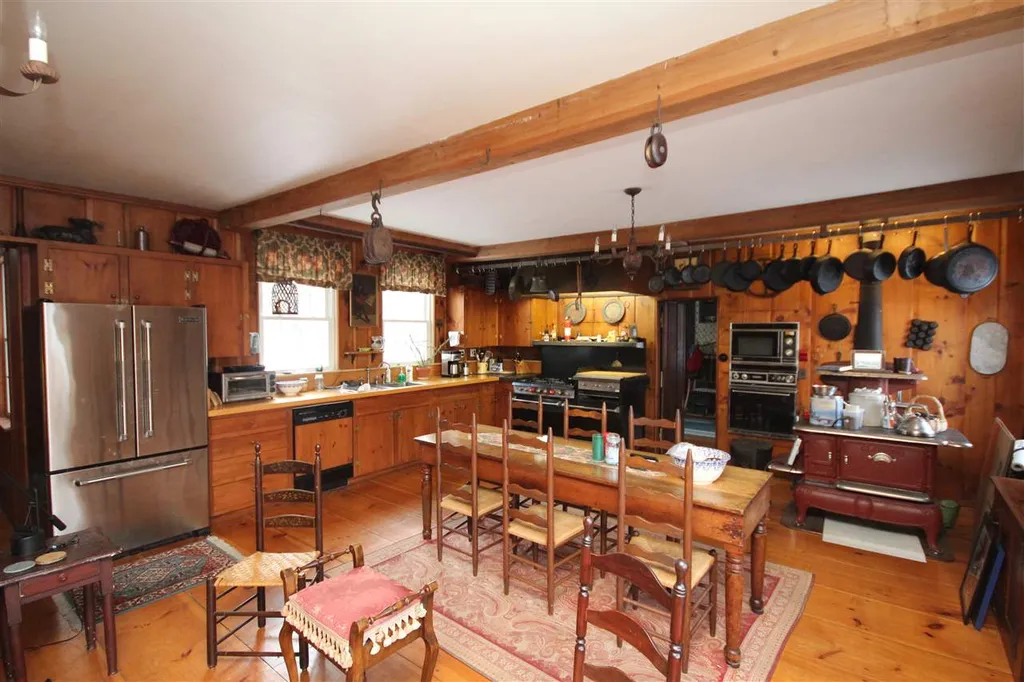 1672 Hunt Road Windsor VT 05089