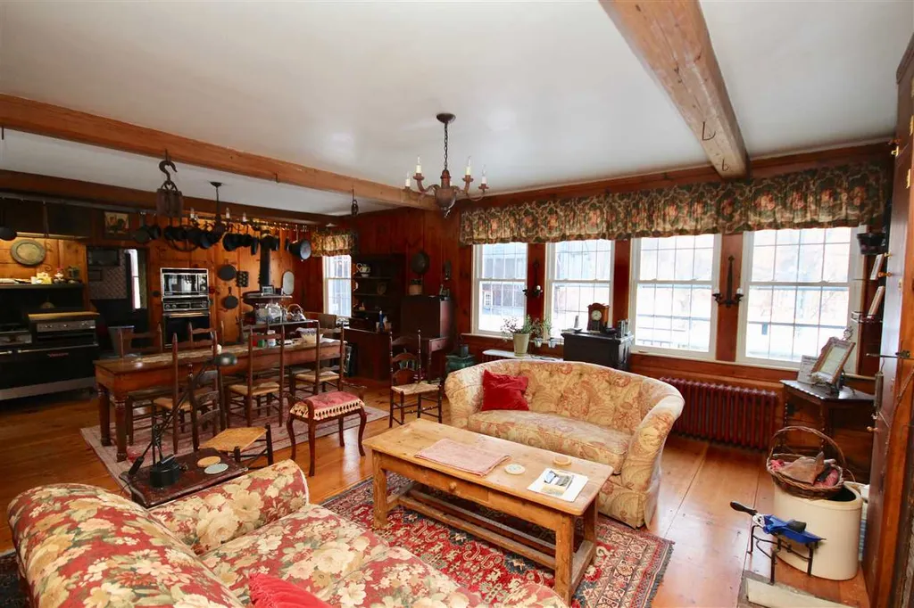 1672 Hunt Road Windsor VT 05089