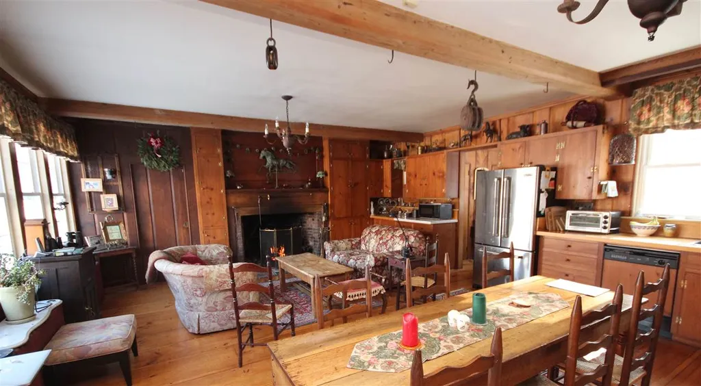 1672 Hunt Road Windsor VT 05089