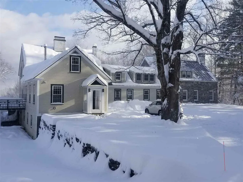 1672 Hunt Road Windsor VT 05089