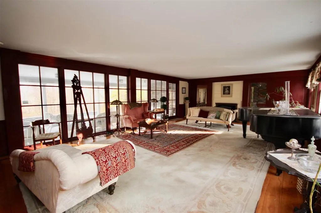 1672 Hunt Road Windsor VT 05089