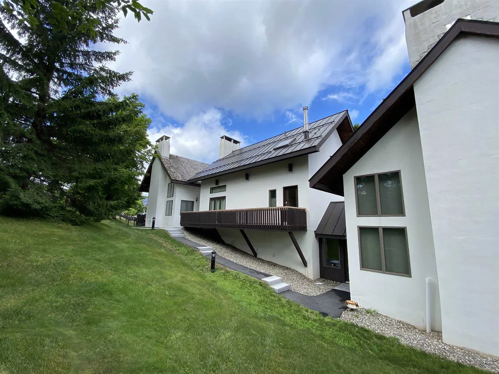 14 Middle Ridge Road Winhall VT 05340