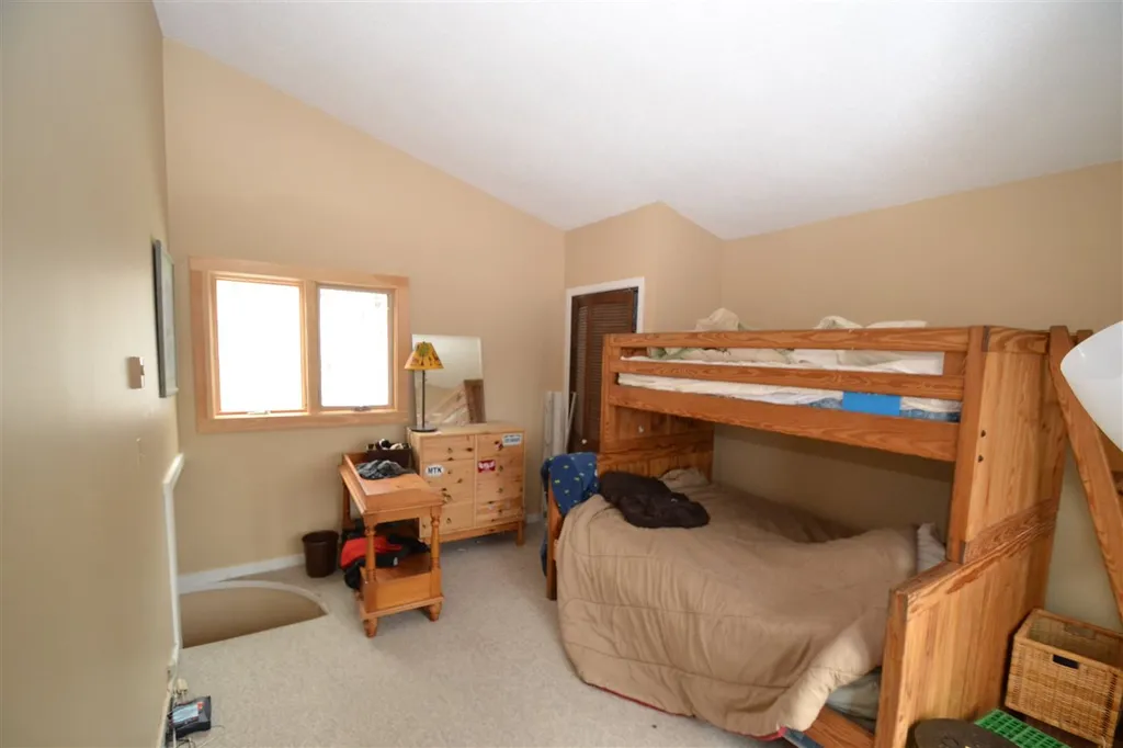 16 Hobbit Hill Road Warren VT 05674