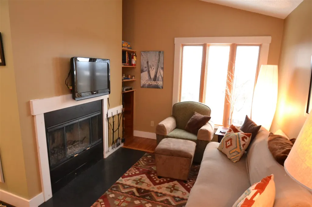 16 Hobbit Hill Road Warren VT 05674