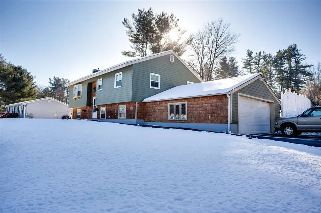 15 Pine Street Hooksett NH 03106