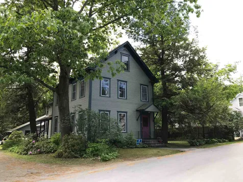 8 Christian Square Putney VT 05346