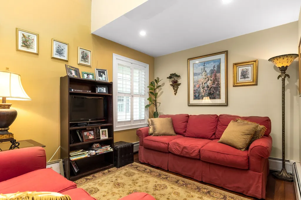 7 Rose Petal Lane Kensington NH 03833