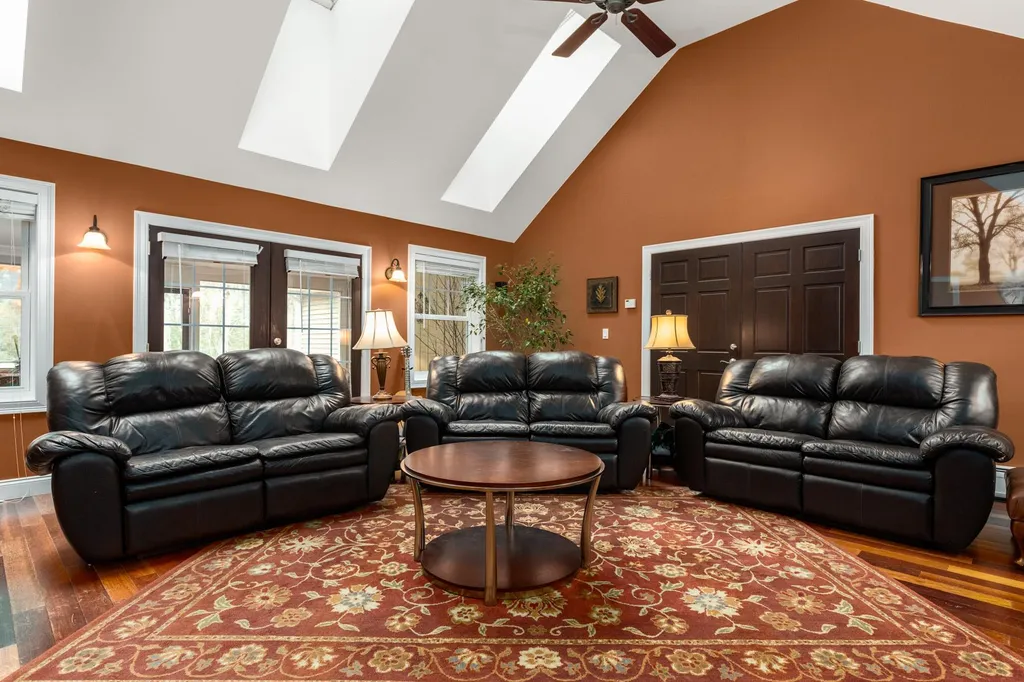 7 Rose Petal Lane Kensington NH 03833