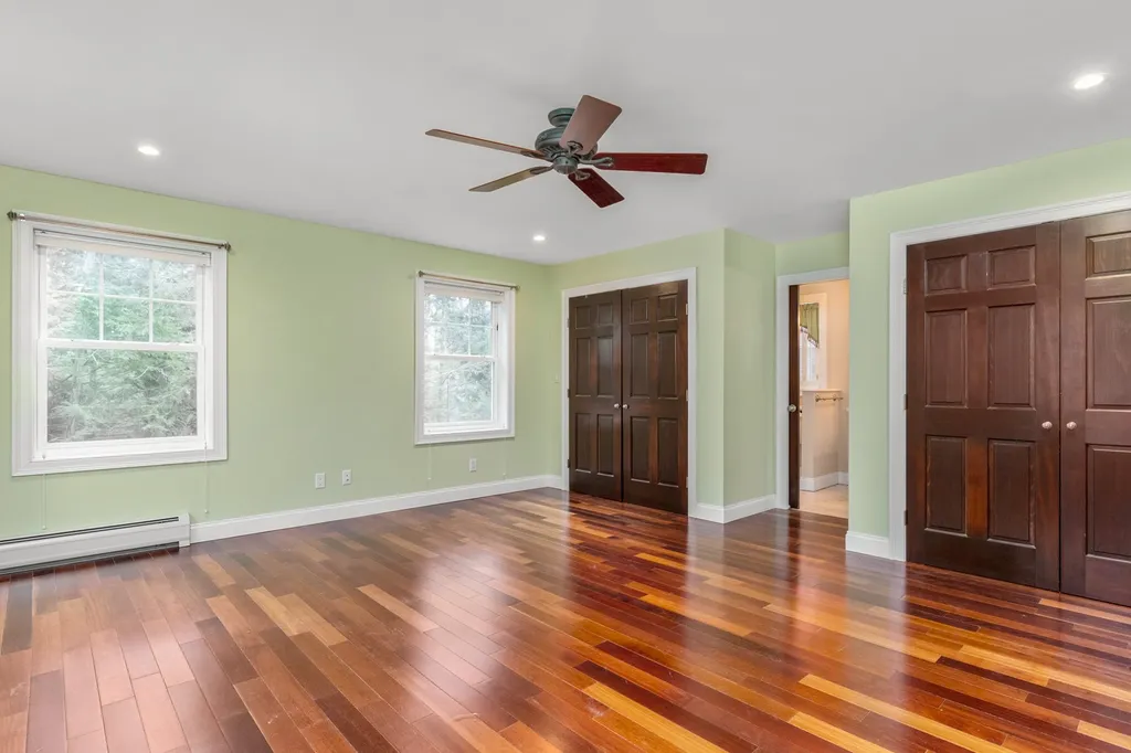 7 Rose Petal Lane Kensington NH 03833
