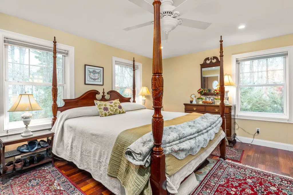 7 Rose Petal Lane Kensington NH 03833