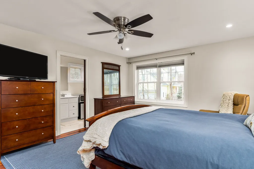 7 Rose Petal Lane Kensington NH 03833