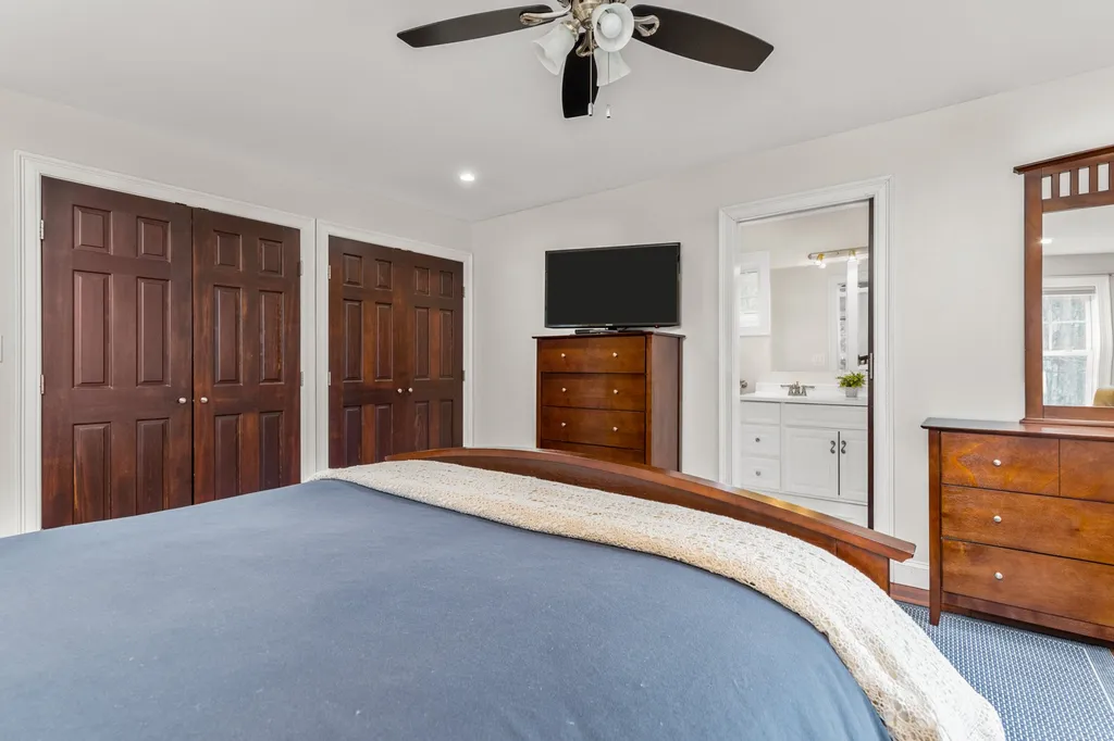 7 Rose Petal Lane Kensington NH 03833