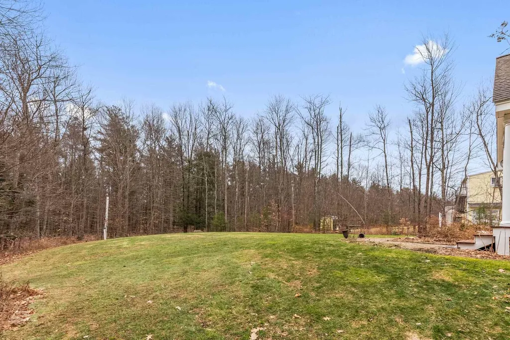 7 Rose Petal Lane Kensington NH 03833