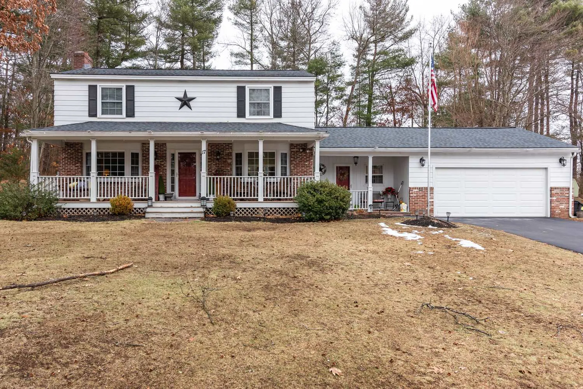 17 Ducas Avenue Nashua NH 03063