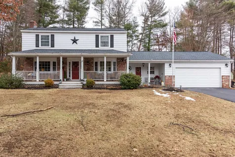 17 Ducas Avenue Nashua NH 03063