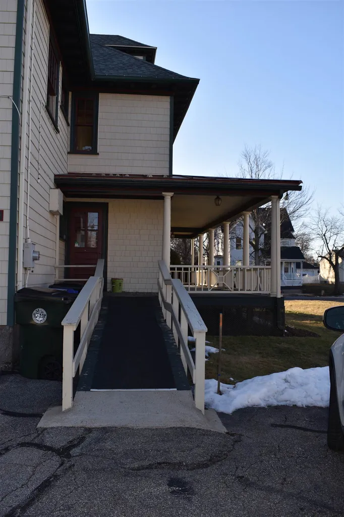 763 Chestnut Street Manchester NH 03104