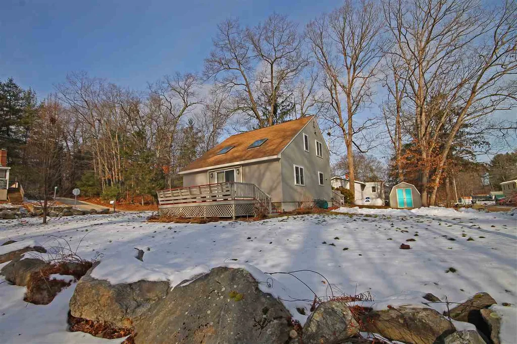 29 Mary Ann Avenue Salem NH 03079