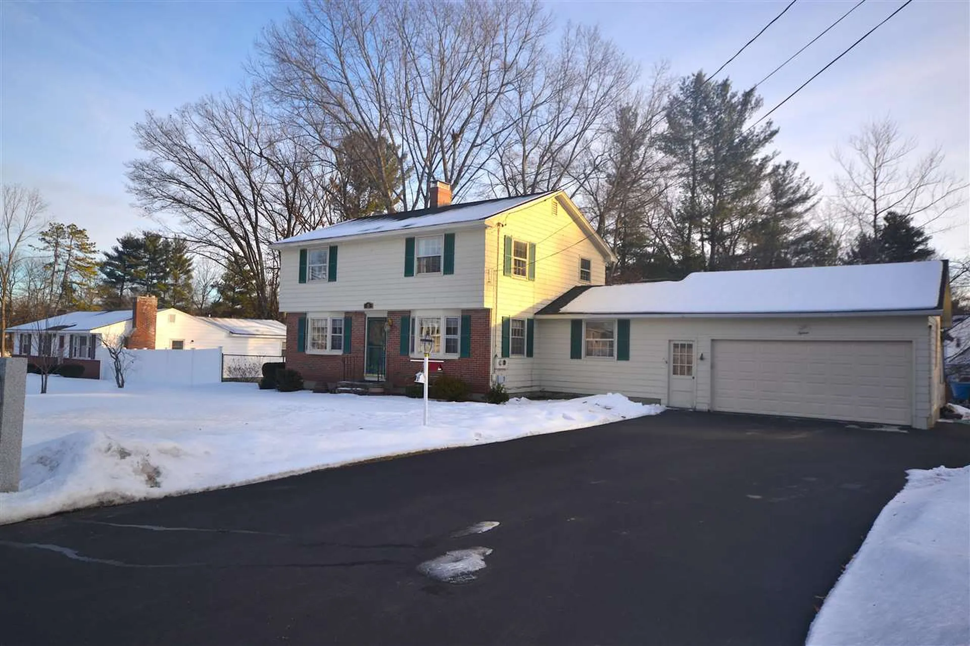15 Briarwood Drive Nashua NH 03063
