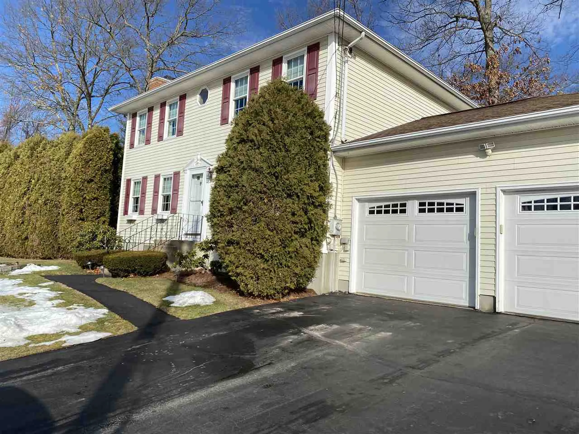 61 Christy Lane Manchester NH 03104