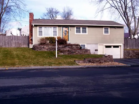 186 Dave Street Manchester NH 03104