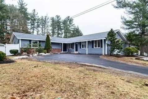 7 Hemlock Drive Pelham NH 03076