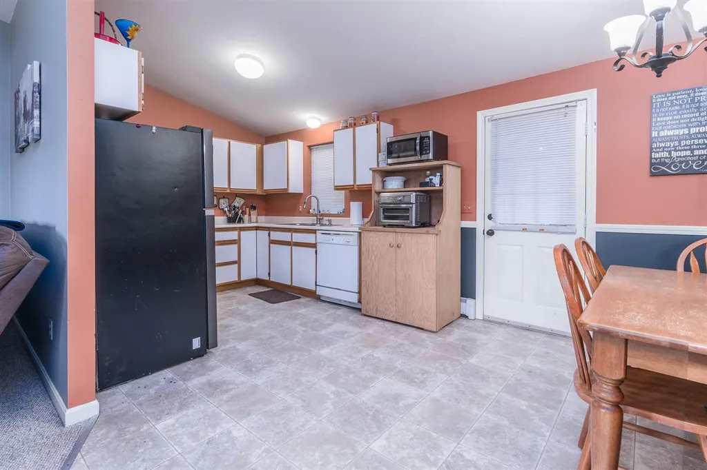 4 Shamrock Lane East Kingston NH 03827