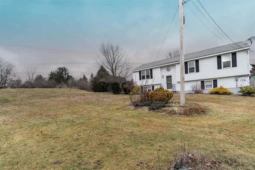 4 Shamrock Lane East Kingston NH 03827
