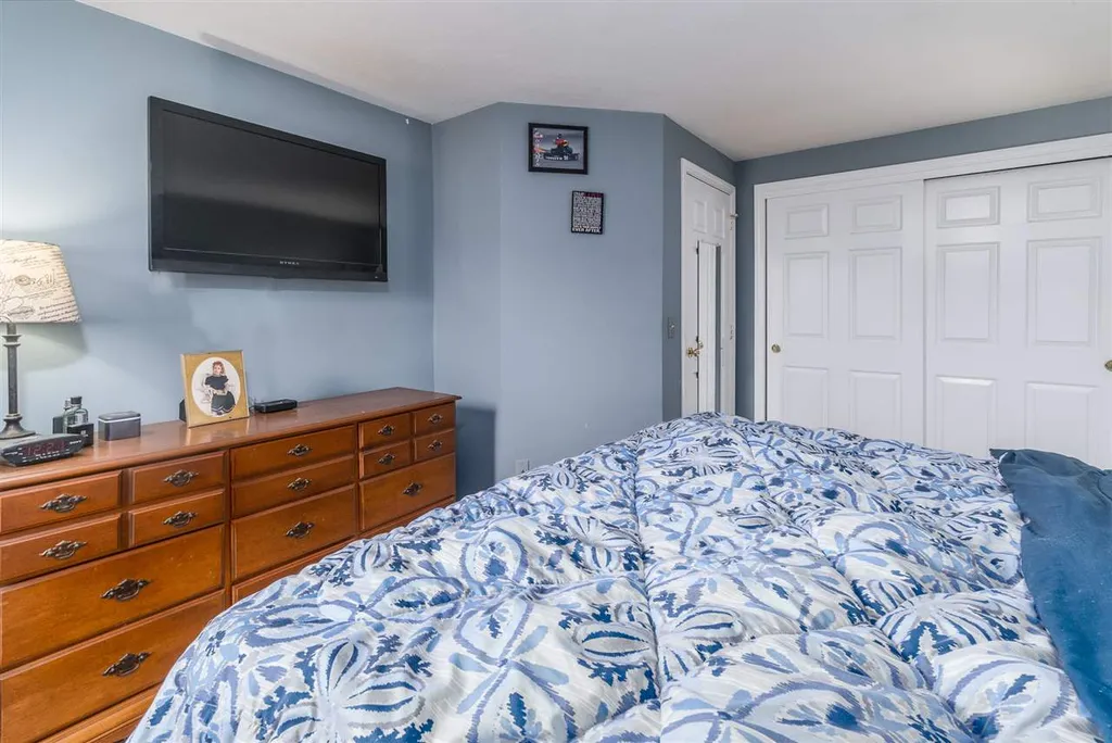 4 Shamrock Lane East Kingston NH 03827