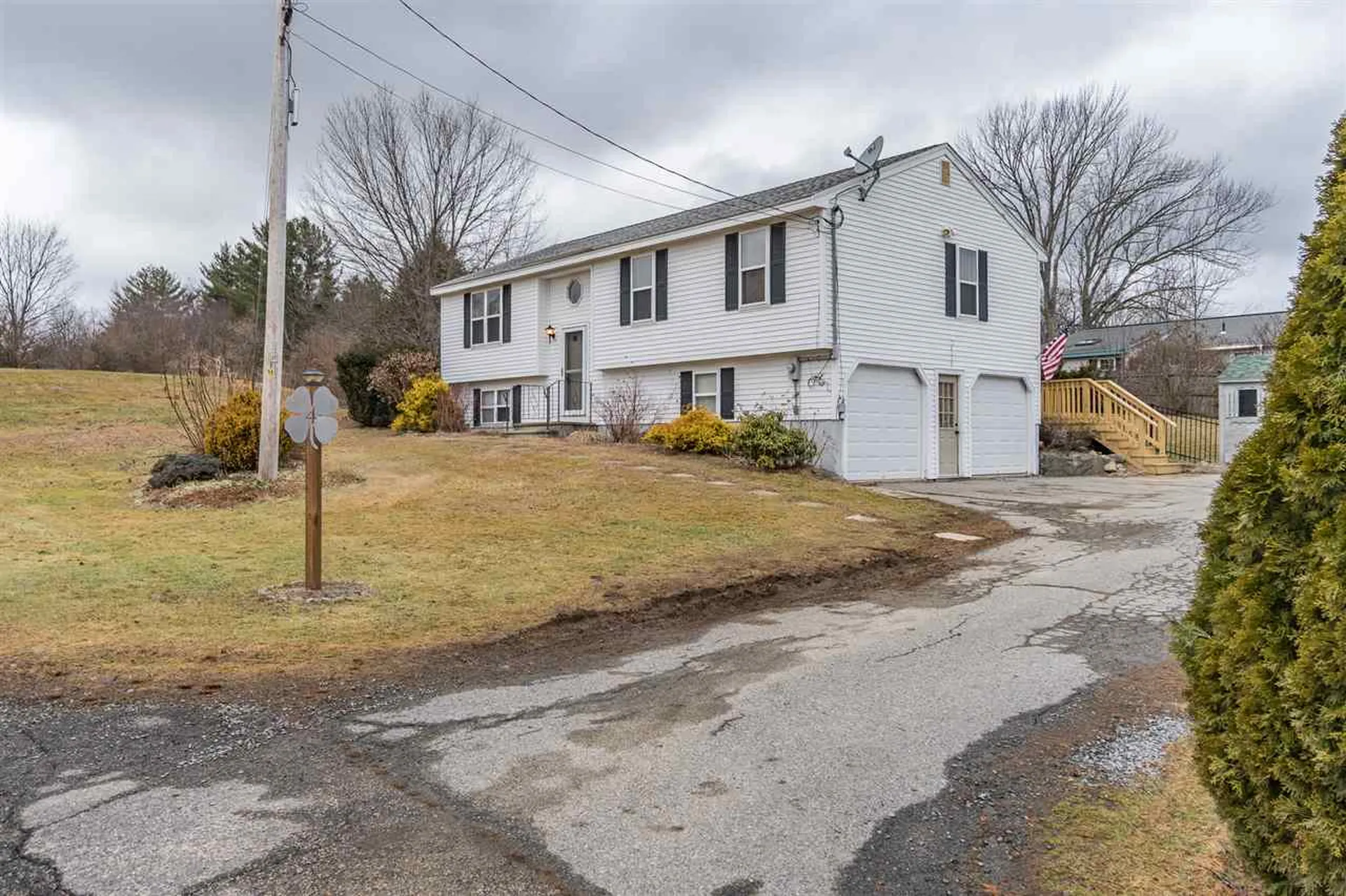4 Shamrock Lane East Kingston NH 03827