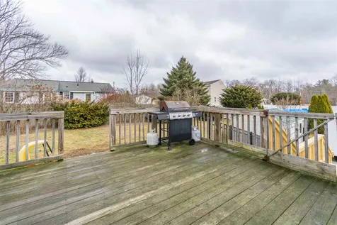 4 Shamrock Lane East Kingston NH 03827