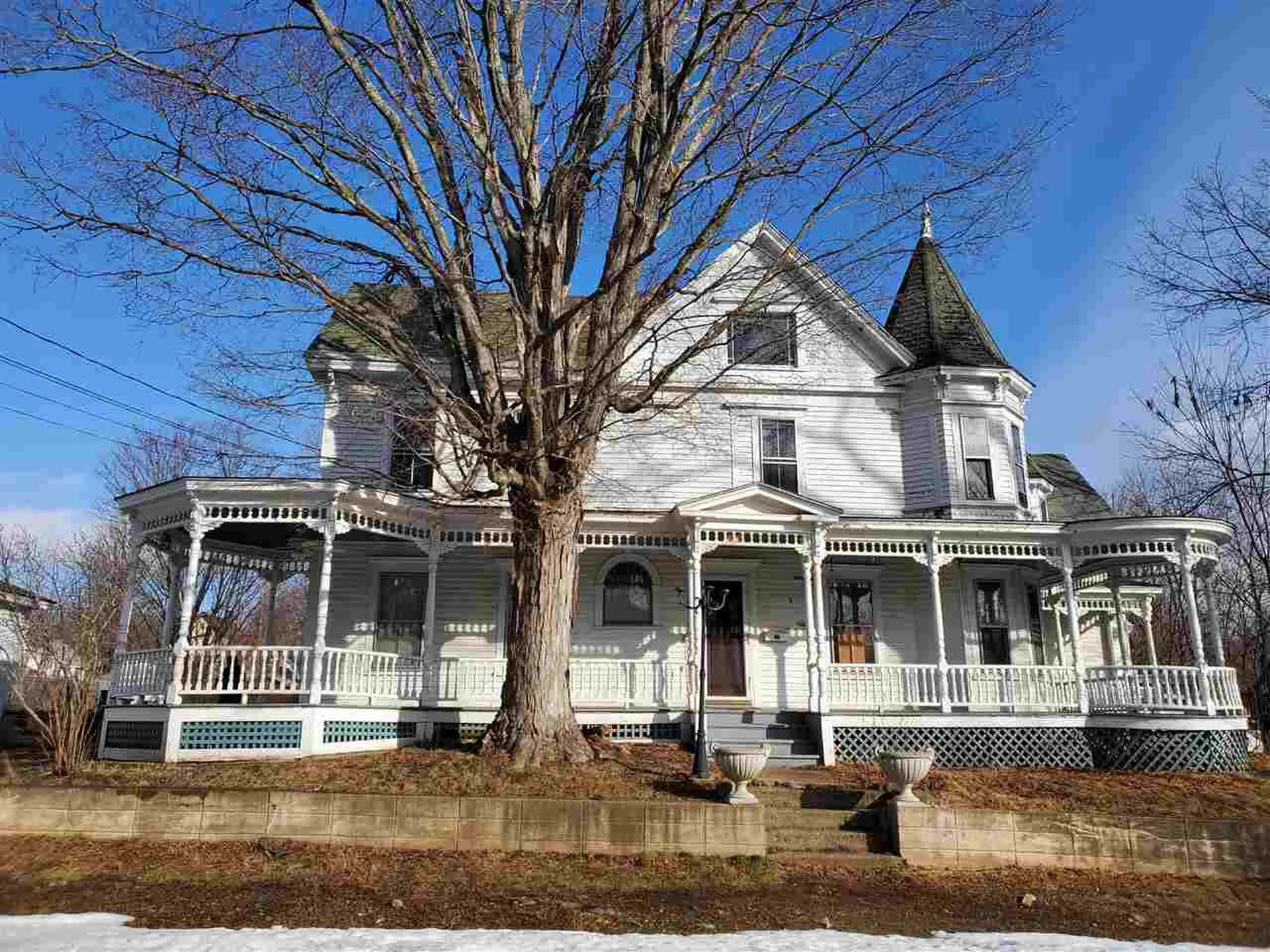 205 Washington Street Laconia NH 03246