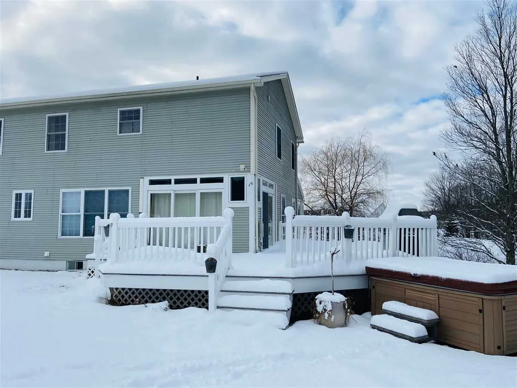 25 Meadowlark Acres Road Westford VT 05494
