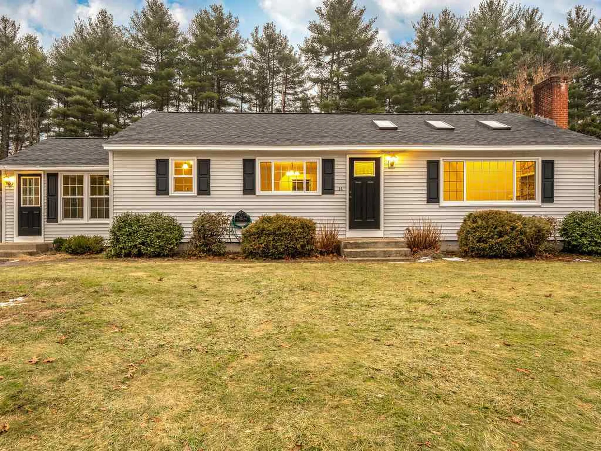 14 Yorkway Drive Nashua NH 03062