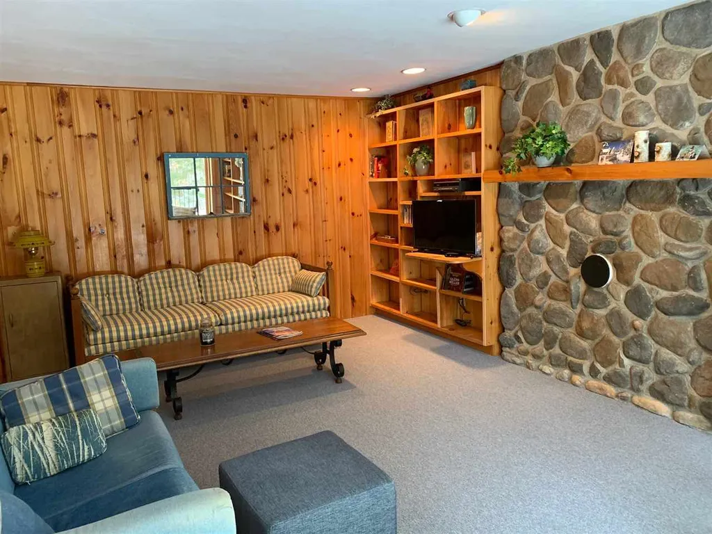127 Bow Lake Estates Strafford NH 03884