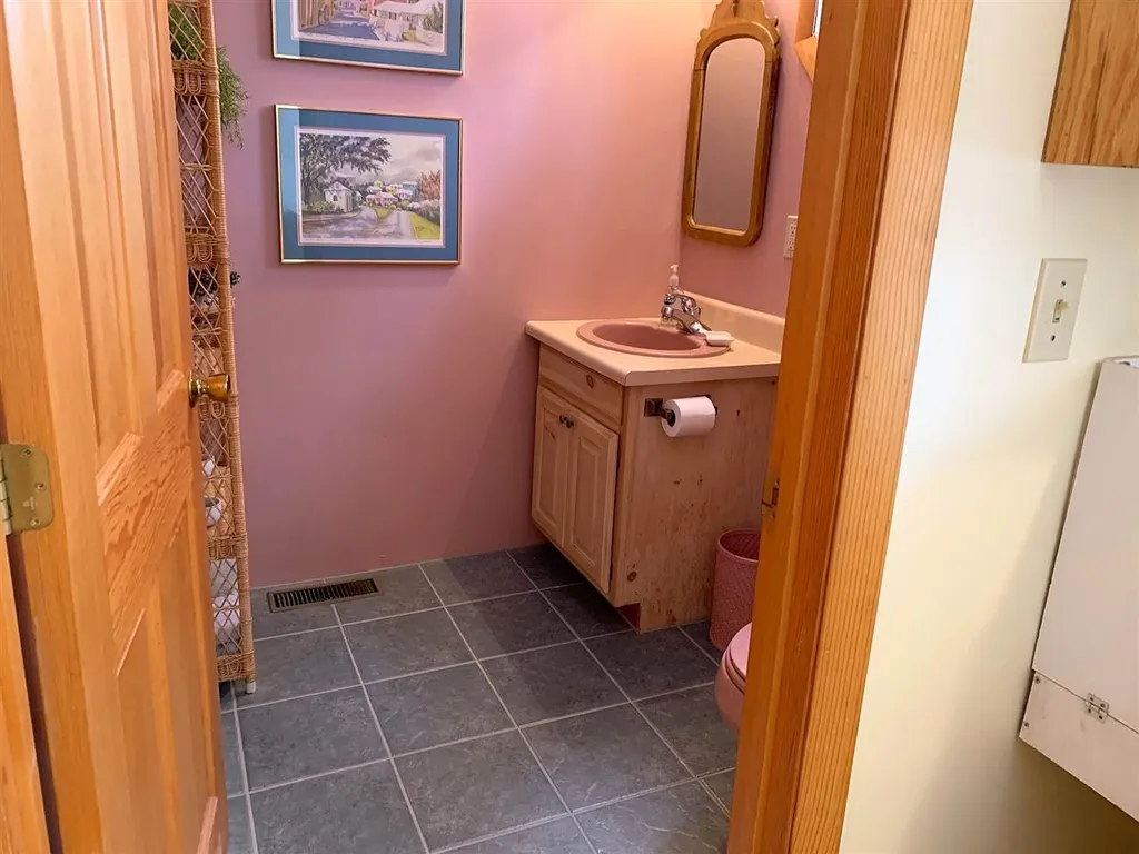 127 Bow Lake Estates Strafford NH 03884