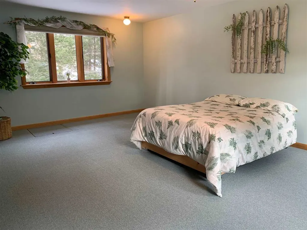 127 Bow Lake Estates Strafford NH 03884