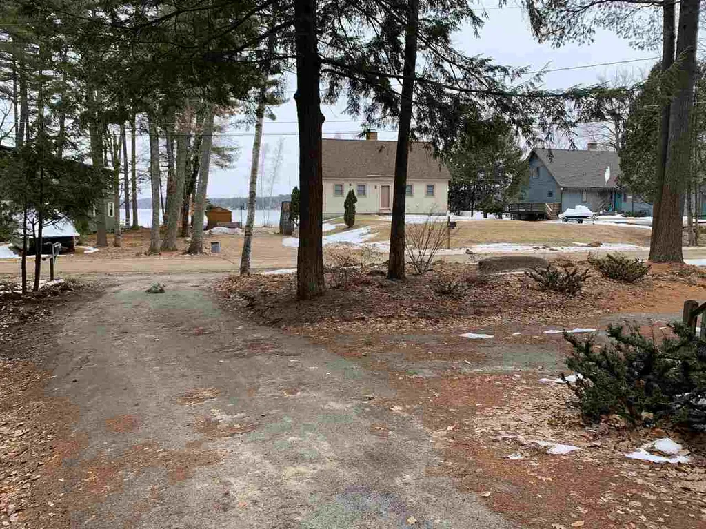 127 Bow Lake Estates Strafford NH 03884