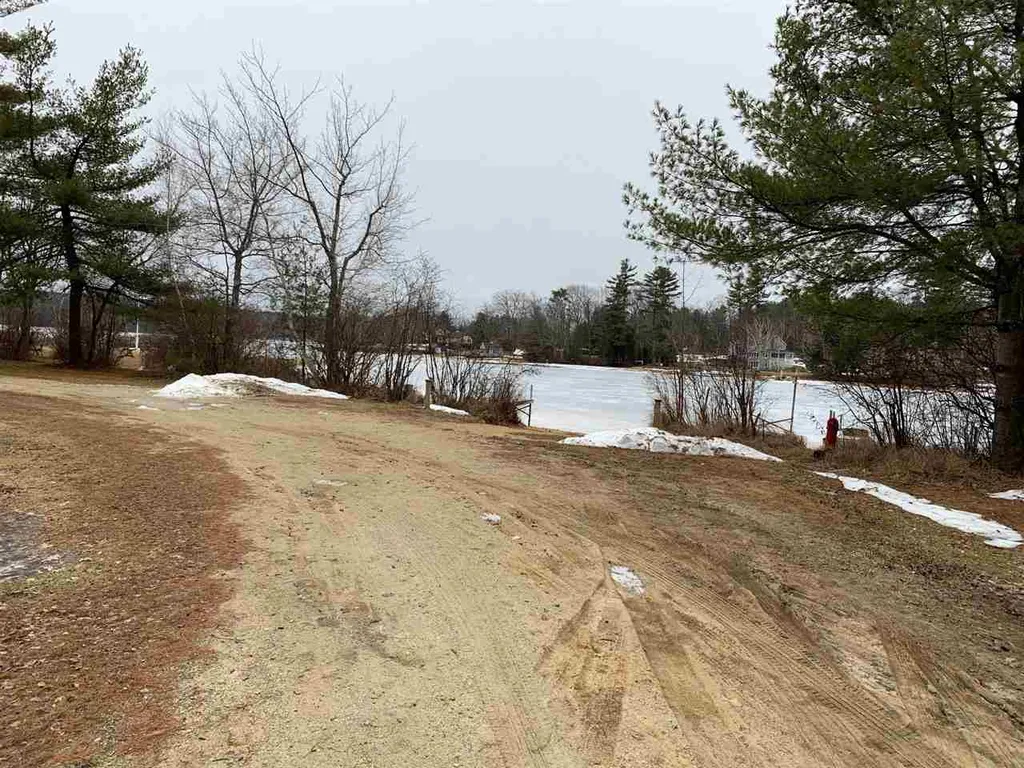127 Bow Lake Estates Strafford NH 03884