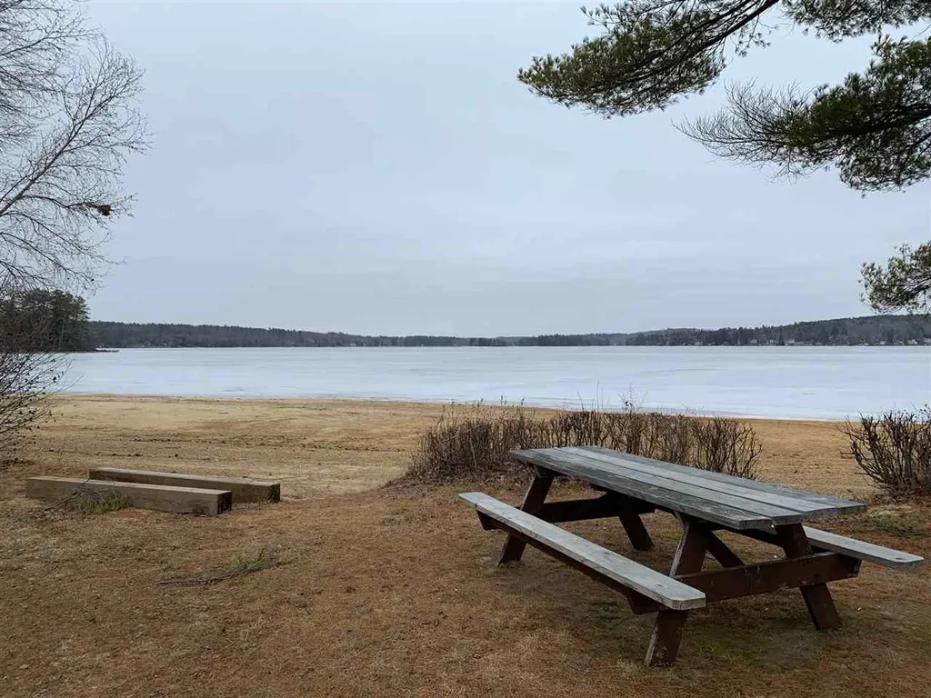 127 Bow Lake Estates Strafford NH 03884