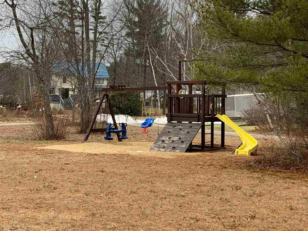 127 Bow Lake Estates Strafford NH 03884