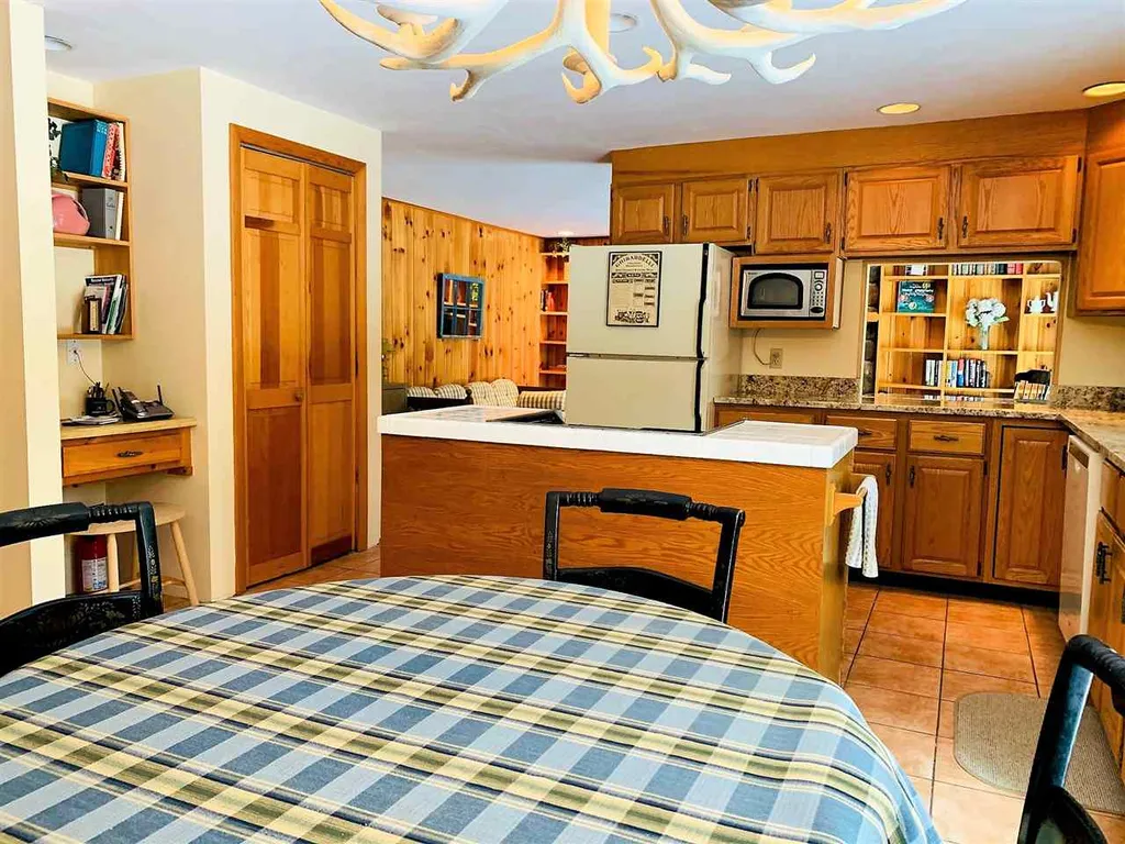 127 Bow Lake Estates Strafford NH 03884