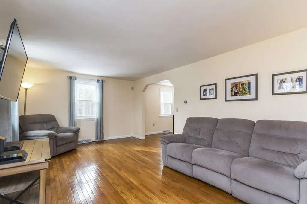 13 Torrey Road Nashua NH 03063