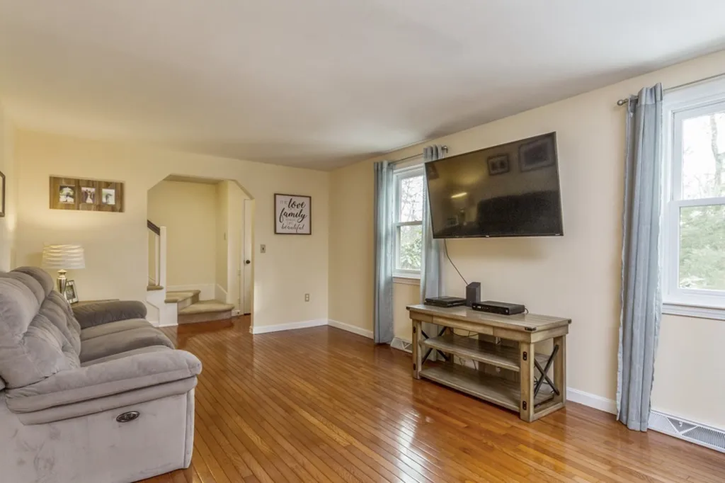 13 Torrey Road Nashua NH 03063