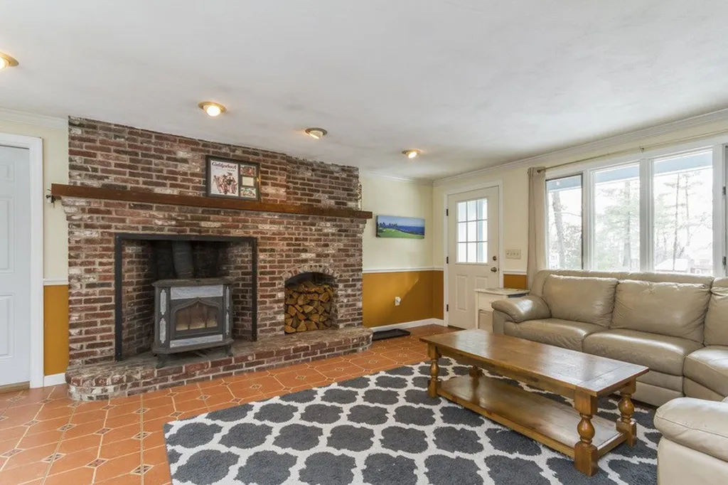 13 Torrey Road Nashua NH 03063