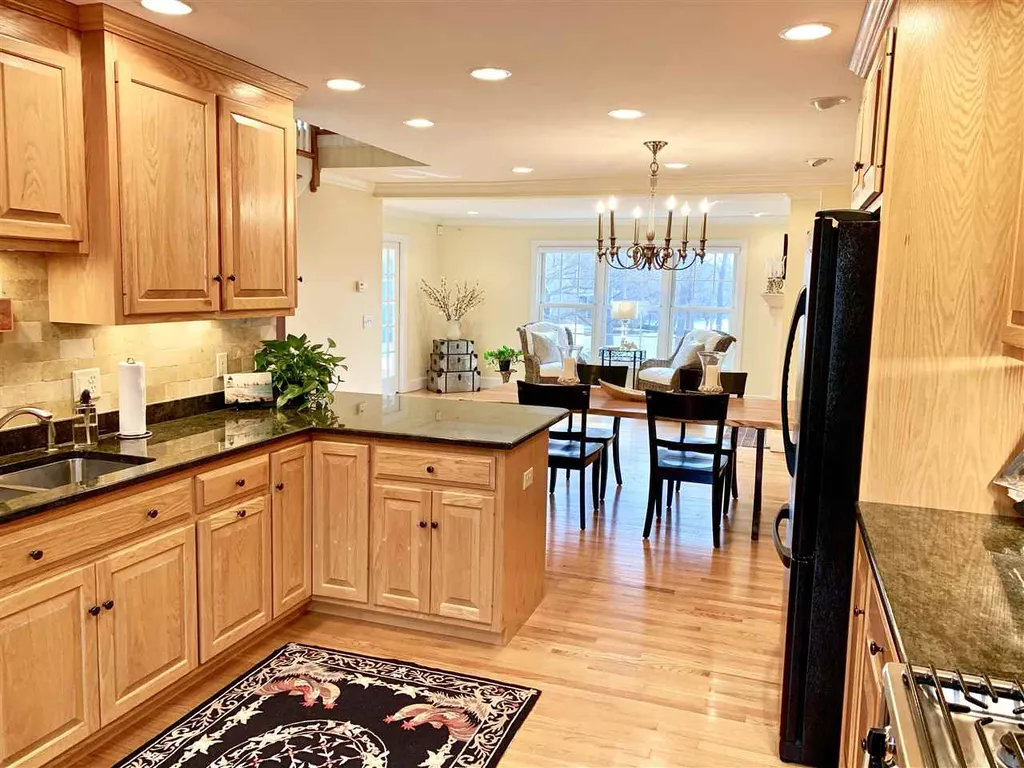 579 Sagamore Avenue Portsmouth NH 03801