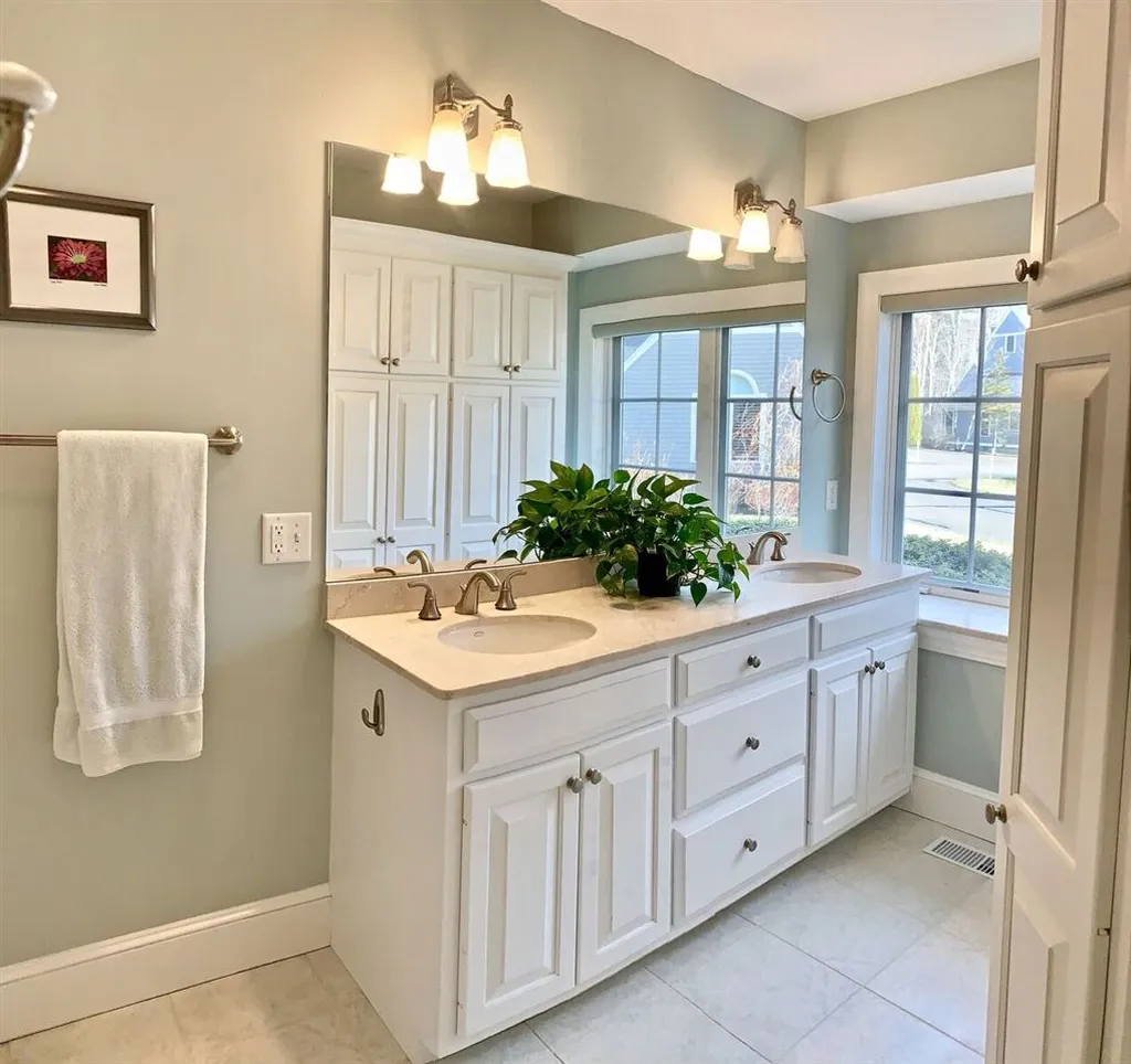 579 Sagamore Avenue Portsmouth NH 03801